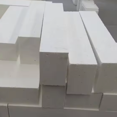 Ladrillos de revestimiento refractario de ladrillo de mullita de corindón con alto contenido de alúmina Rongsheng para horno de vidrio, horno de cemento y industria siderúrgica
