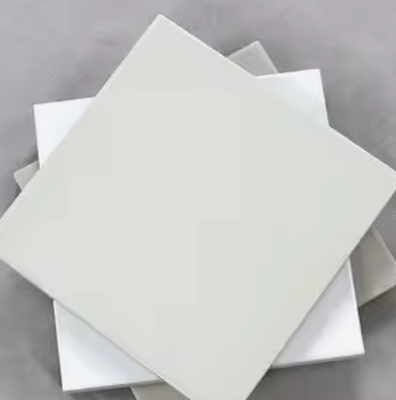 Circonia Al2O3 Placa cerámica Cuadrada Horno de alta temperatura Aplicación industrial Corte personalizado Procesamiento de flexión RongSheng