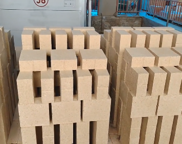 Aluminio de alta temperatura ladrillos de fuego Lz-55/Lz-65/Lz-75 ladrillos de revestimiento refractario de aluminio cortar soldadura para fundición industrial