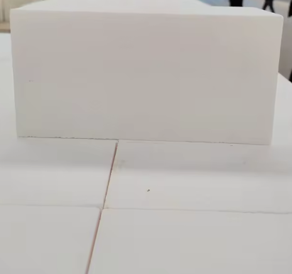 Alumina resistente a altas temperaturas ladrillos de bolas huecas para horno de fusión de vidrio y horno de tratamiento térmico